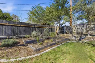404 Seminole Dr, Austin, TX 78745 - Photo 23