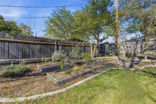 404 Seminole Dr, Austin, TX 78745 - Photo 27