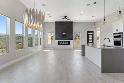 105 Golden Eagle, Horseshoe Bay, TX 78657 - Photo 3