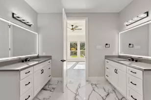 105 Golden Eagle, Horseshoe Bay, TX 78657 - Photo 25