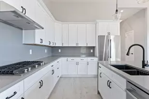 105 Golden Eagle, Horseshoe Bay, TX 78657 - Photo 15