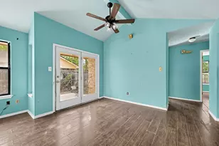 1805 Cedarlawn St, Taylor, TX 76574 - Photo 3