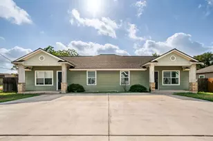 1237 Jefferson Ave, Seguin, TX 78155 - Photo 1