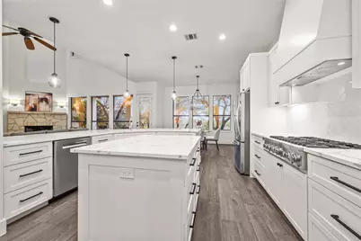 13601 Montview Drive, Austin, TX 78732 - Photo 11