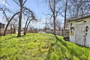 2705 E 2nd St, Austin, TX 78702 - Photo 23