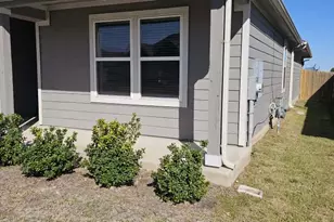 223 Sweetwater Crk Ln, Hutto, TX 78634 - Photo 3