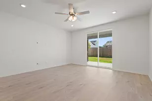 424 Treadwell Ln, Kyle, TX 78640 - Photo 9