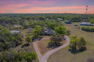 28 Country Oaks Dr, Buda, TX 78610 - Photo 1