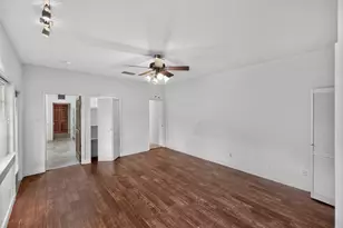421 W Market St, Lockhart, TX 78644 - Photo 27