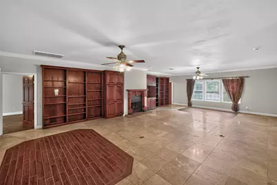 421 W Market Street, Lockhart, TX 78644 - Photo 11