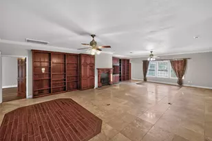 421 W Market St, Lockhart, TX 78644 - Photo 11