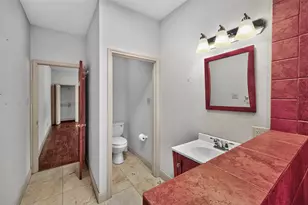 421 W Market St, Lockhart, TX 78644 - Photo 29
