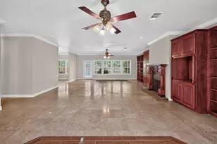421 W Market St, Lockhart, TX 78644 - Photo 9
