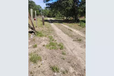 647 Hidden Oaks Drive, Elgin, TX 78621 - Photo 5