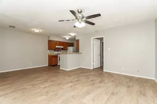 6801 Stonleigh Pl, Austin, TX 78744 - Photo 3