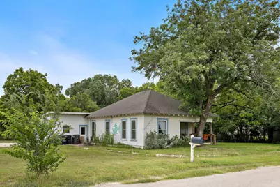 103 E Willis Street, Leander, TX 78641 - Photo 1