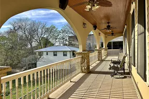 802 Main St, Bastrop, TX 78602 - Photo 3