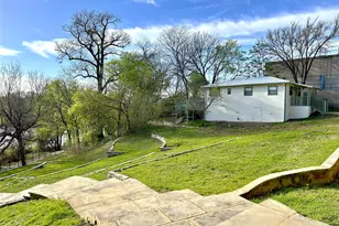 802 Main St, Bastrop, TX 78602 - Photo 5