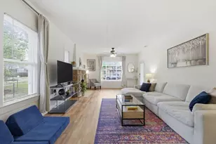 911 E 37th St, Austin, TX 78705 - Photo 9