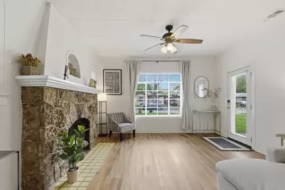 911 E 37th Street, Austin, TX 78705 - Photo 5