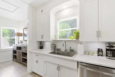 911 E 37th Street, Austin, TX 78705 - Photo 13