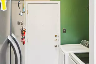 512 Eberhart Ln, Austin, TX 78745 - Photo 9