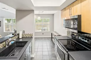 512 Eberhart Ln, Austin, TX 78745 - Photo 7