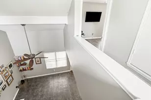 512 Eberhart Ln, Austin, TX 78745 - Photo 15