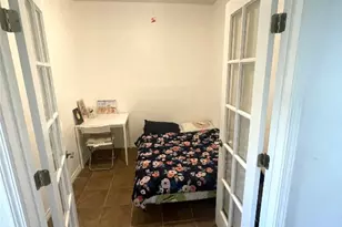 915 W 22nd 1/2 St, Austin, TX 78705 - Photo 3