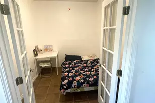 915 W 22nd 1/2 St, Austin, TX 78705 - Photo 3