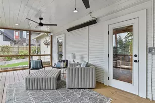 2405 E 8th Street N, Austin, TX 78702 - Photo 17