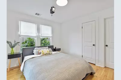 2405 E 8th Street N, Austin, TX 78702 - Photo 13