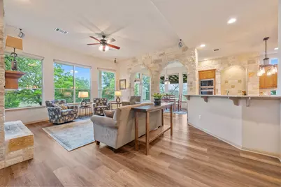201 Shady Oaks Trail, Liberty Hill, TX 78642 - Photo 9