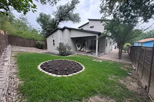 1719 Bunche Rd, Austin, TX 78721 - Photo 15