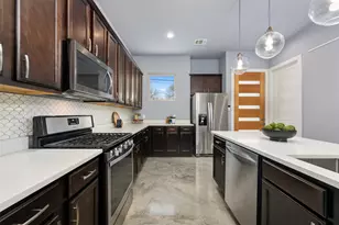 1310 Cedar Ave, Austin, TX 78702 - Photo 11