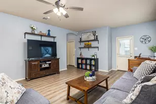 1016 Hondo Ln, Hutto, TX 78634 - Photo 9
