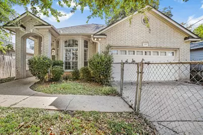 409 E Austin Avenue, Round Rock, TX 78664 - Photo 3