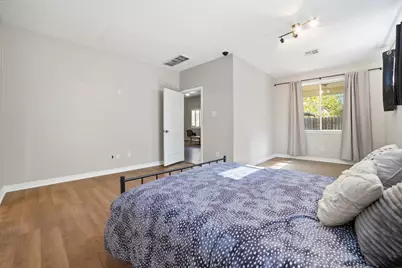 409 E Austin Avenue, Round Rock, TX 78664 - Photo 17