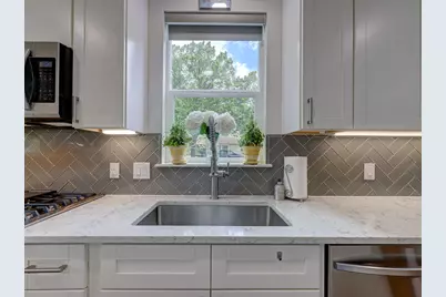 2400 Canterbury Street, Austin, TX 78702 - Photo 5