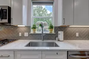 2400 Canterbury St, Austin, TX 78702 - Photo 5