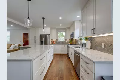2400 Canterbury Street, Austin, TX 78702 - Photo 3