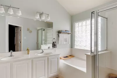 10008 Anahuac Trail, Austin, TX 78747 - Photo 19