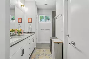 5616 S 1st St, Austin, TX 78745 - Photo 25