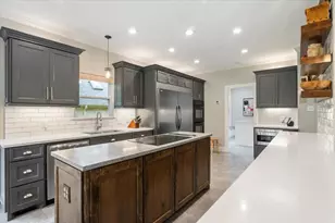 30108 Torrey Pines Cir, Georgetown, TX 78628 - Photo 11