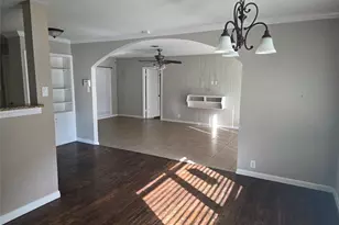 715 Vogel St, Rockdale, TX 76567 - Photo 5