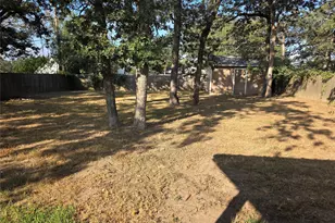 715 Vogel St, Rockdale, TX 76567 - Photo 3