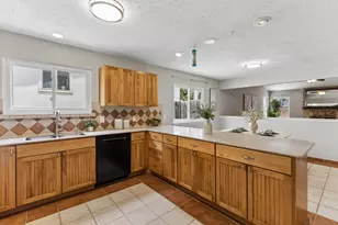 9723 Moorberry St, Austin, TX 78729 - Photo 7