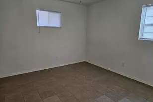 105 W Ila St, Elgin, TX 78621 - Photo 9