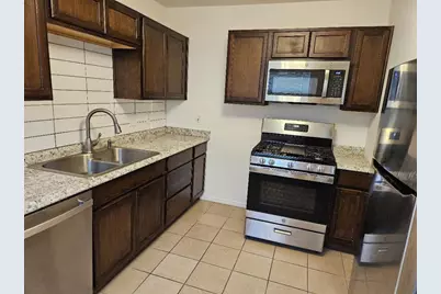 105 W Ila Street #B, Elgin, TX 78621 - Photo 3