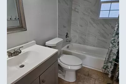 105 W Ila Street #B, Elgin, TX 78621 - Photo 5